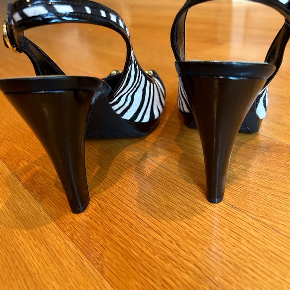 **SOLD**  Anne Klein zebra and black patent sling back sandals - Picture 3 of 6